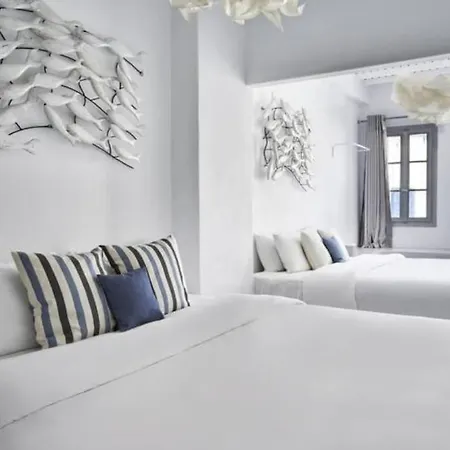 Bohemian Mykonos Center / Fabrika Apartment